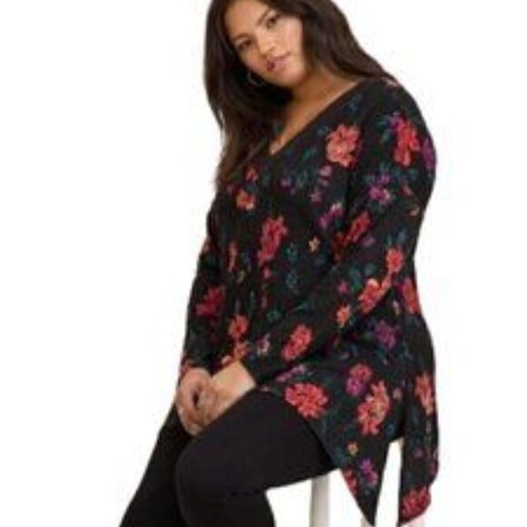 Torrid Super Soft Floral V-Neck Handkerchief Hem Tunic Sweater Plus Size 1X - Picture 1 of 11